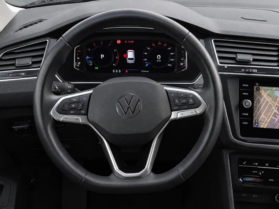 Volkswagen Tiguan 1.5TSI/150PK Life Business · Navigatie · Stoelverwarming · Apple/Android Car Play · Camera + Parkeersensoren · Garantie t/m 15-02-2027 of 100000km.