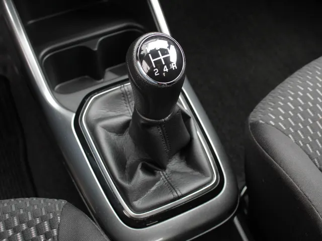 Suzuki Ignis 1.2 Smart Hybrid Style | Clima | Cruise | Navi | Camera | All Season