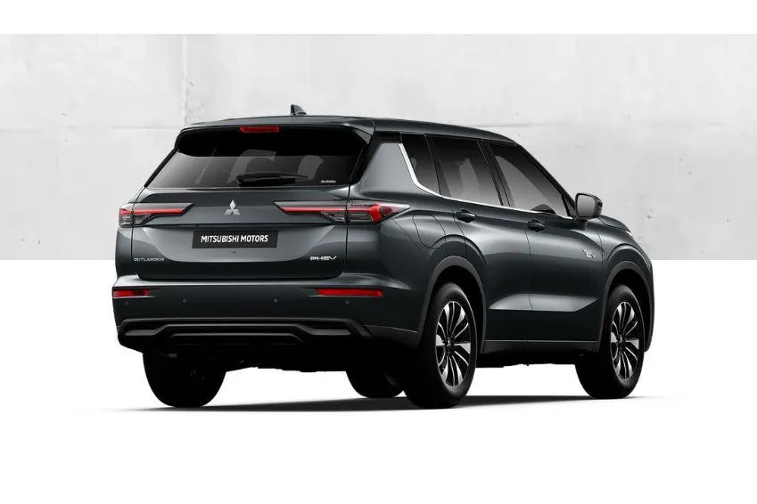 Mitsubishi Outlander 2.4 PHEV Intense € 5.000 euro korting eigen voorraad| 8 jaar garantie| Snel leverbaar | Totaalprijs op is op.