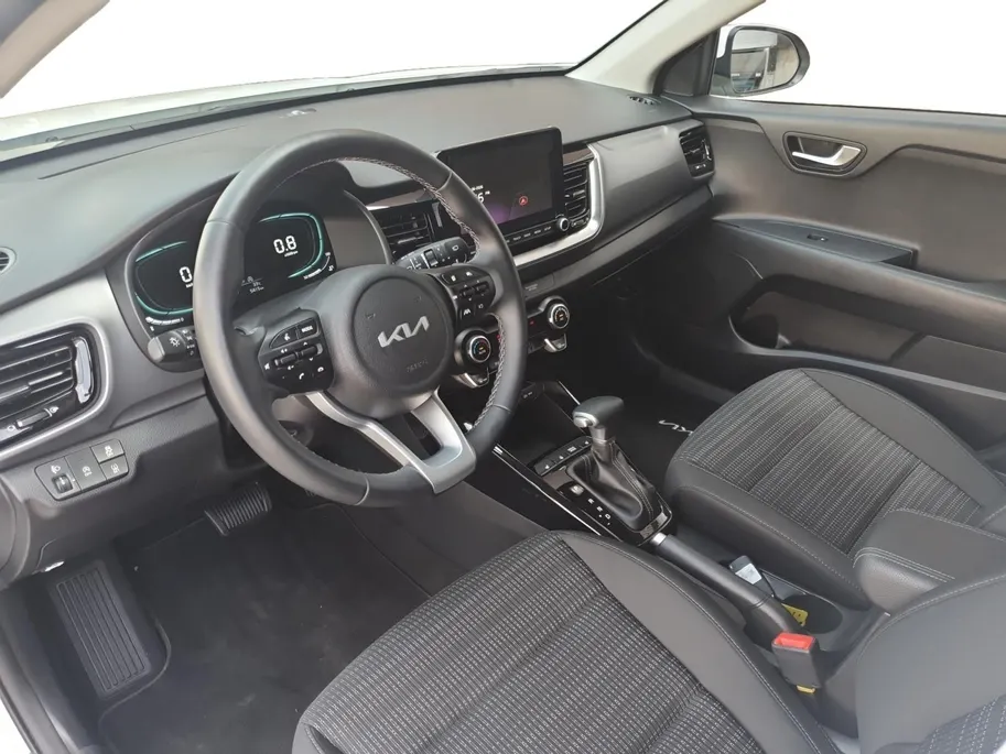 Kia Stonic 1.0 T-GDi MHEV DynamicPlusLine | Stoel en stuurverwarming | Climate control | Navigatie | Camera | Keyless met startknop | Apple Carplay / Android Auto |