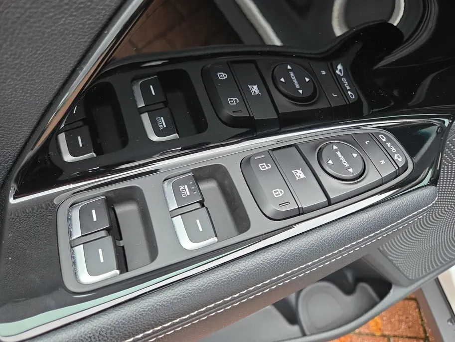 Kia Niro 1.6i PHEV DynamicPlusLine Automaat | Climate & (adaptieve) cruise control | Stoelverwarming | SOH 99,9% | Dodehoek Detectie | Carplay & Android Auto | Camera | Navigatie | 12 Maanden BOVAG Garantie | NAP