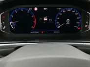 Volkswagen T-Roc 1.0 TSI 81KW/110PK Life Navigatie · Apple/Android Car Play · Camera + Parkeersensoren ·