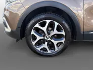 Renault Captur 90PK TCe Intens | All Season Banden | Armsteun | Navi | Camera | Parkeersensoren | Climate Control | Bluetooth | Lichtmetalen Velgen | Licht & Regen Sensor |