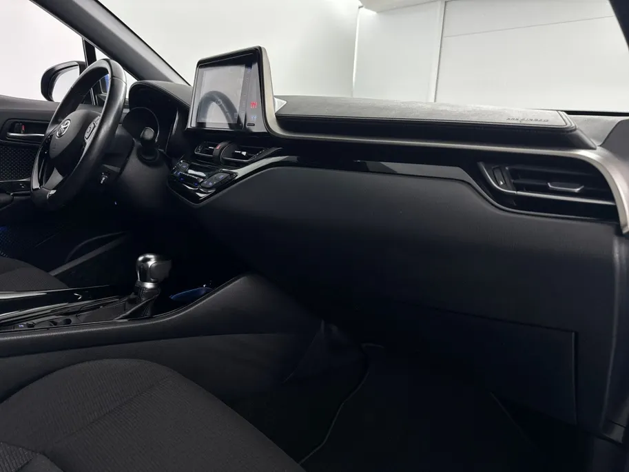 Toyota C-HR 1.8 Hybrid Dynamic Automaat | Navigatie | 18'' L.M. Velgen | Parkeercamera
