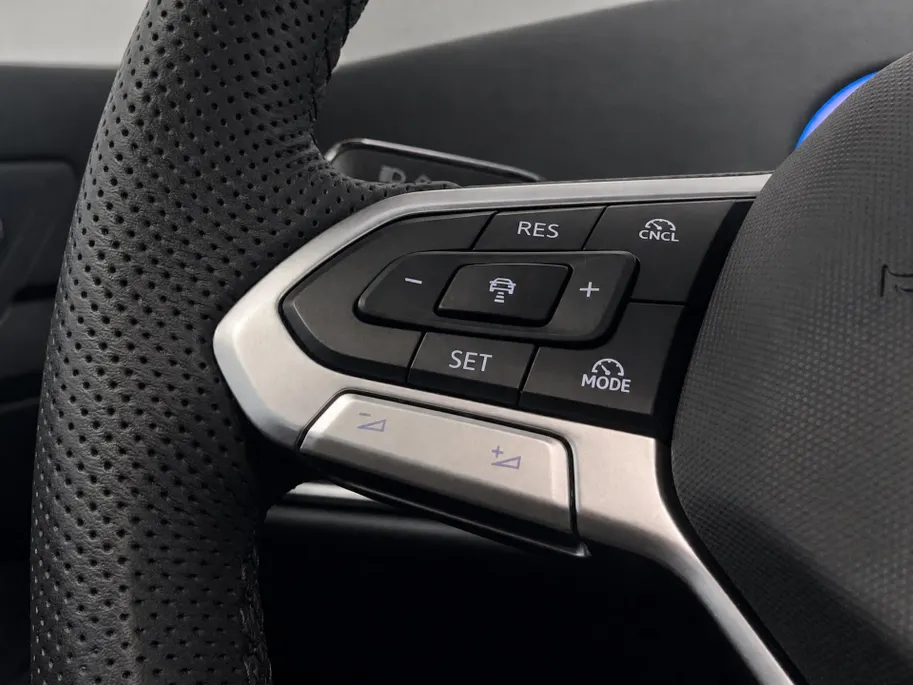 Volkswagen Golf 1.5 272pk DSG eHybrid GTE · Panoramadak · 360 Camera · Apple/Android Car Play · Navigatie · Stoelverwarming · 18'' Inch · Garantie t/m 26-11-2030 of 100.000km