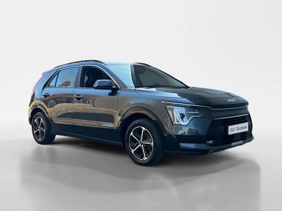 Kia Niro 1.6 GDi Hybrid DynamicLine Edition | Elektrisch Verstelbare Bestuurdersstoel | Dodehoekdetectie | Apple Carplay / Android Auto | Navigatiesysteem | Licht + Regensensor | Parkeersensoren Voor + Achter | Camera Achter | Cruise Control Adaptief | Rijstrookse