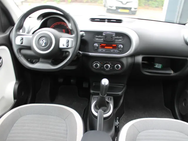Renault Twingo 1.0 SCe Limited | Airco | LM Velgen | parkeersensoren achter | privacy glass achter |