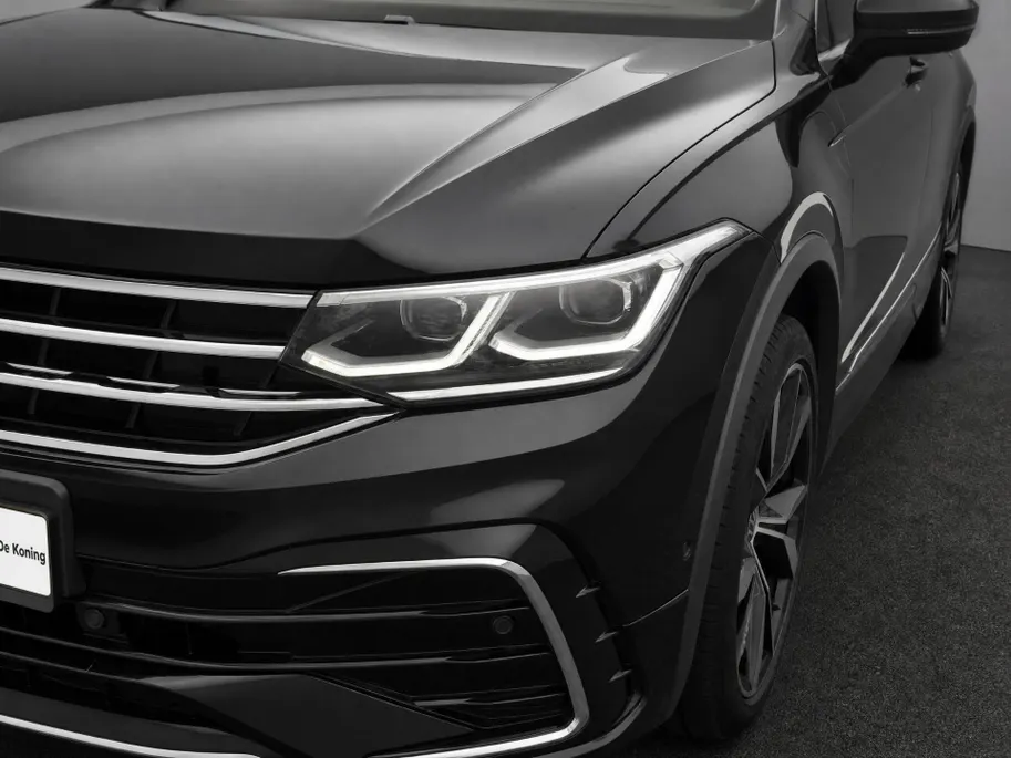Volkswagen Tiguan 1.4 TSI eHybrid R-Line Business+ · Panoramadak · Trekhaak · 360°Camera · Stoelverwarming · Apple/Android Car Play · 20'' velgen ·