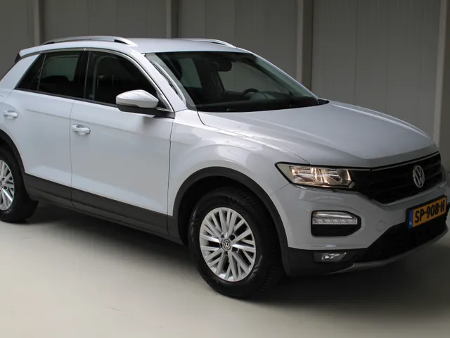 Volkswagen T-Roc 1.0 TSI Style | Airco | Navigatie | Trekhaak | PDC