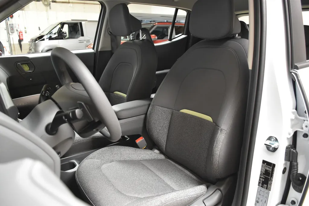 Kia EV2 61 kWh 135pk (5-zits) Air BLACK EDITION