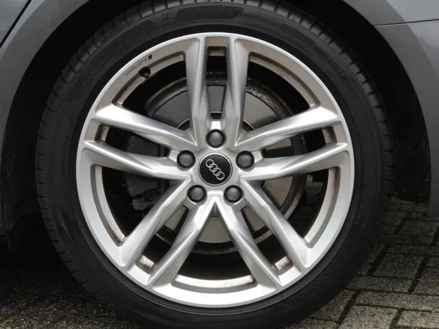 Audi A4 Limousine 35 TFSI Design Pro Line Plus | Navi | Digital dash | Leder | Schuifdak | Cruise