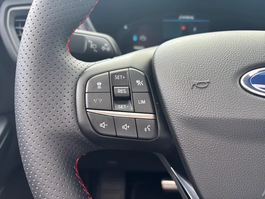 Ford Kuga 2.5 PHEV ST-Line X | NIEUWSTAAT! | Panoramadak | Elektr. Trekhaak | Winter Pack |  B&O Sound | Elektr. Achterklep | Fabrieksgarantie! |