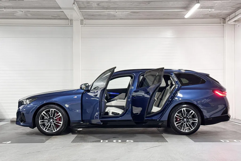 BMW i5 Touring eDrive40