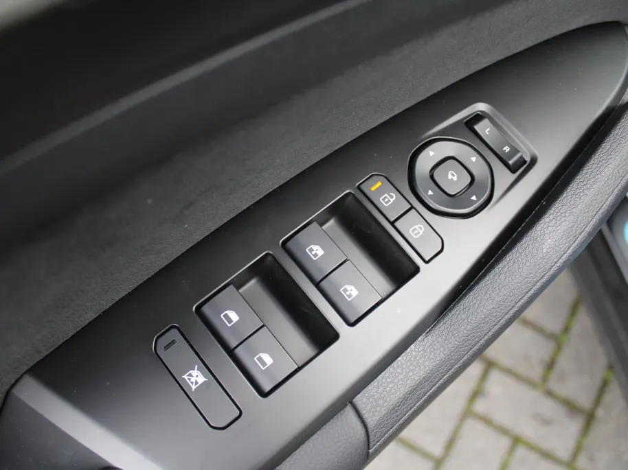 Kia Sportage 1.6 T-GDi Plug-in Hybrid GT-PlusLine | Stuur-/stoelverwarming + ventilatie | Schuifdak | 360 Camera | HUD | LED | Elek. stoelverstelling + achterklep |