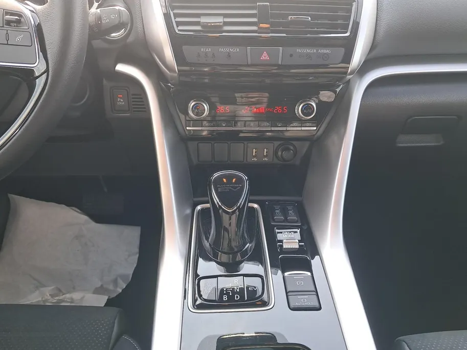 Mitsubishi Eclipse Cross 2.4 PHEV Intense+ | Navi | Stoelverwarming | Camera