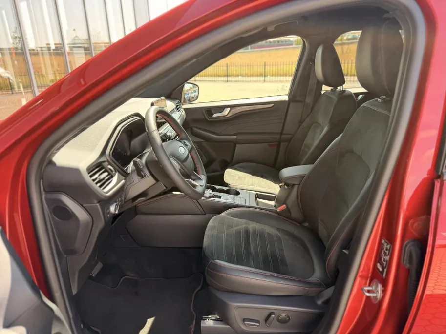 Ford Kuga 2.5 PHEV ST-Line X DRIVER ASSISTANCE PACK I WINTER PACK I TREKHAAK I APPLE CARPLAY / ANDROID AUTO I
