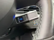 Hyundai Kona 1.6 GDI HEV Comfort Smart 19'' velgen Incl. resterend fabrieksgarantie! Zeer mooie uitvoering! ALS NIEUW!!