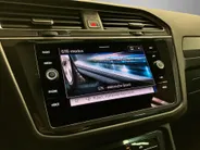 Volkswagen Tiguan 1.4TSIeHybrid 180kW/245PK R-Line DSG · Panoramadak · Trekhaak · 360°Camera + Parkeersensoren · Keyless entry