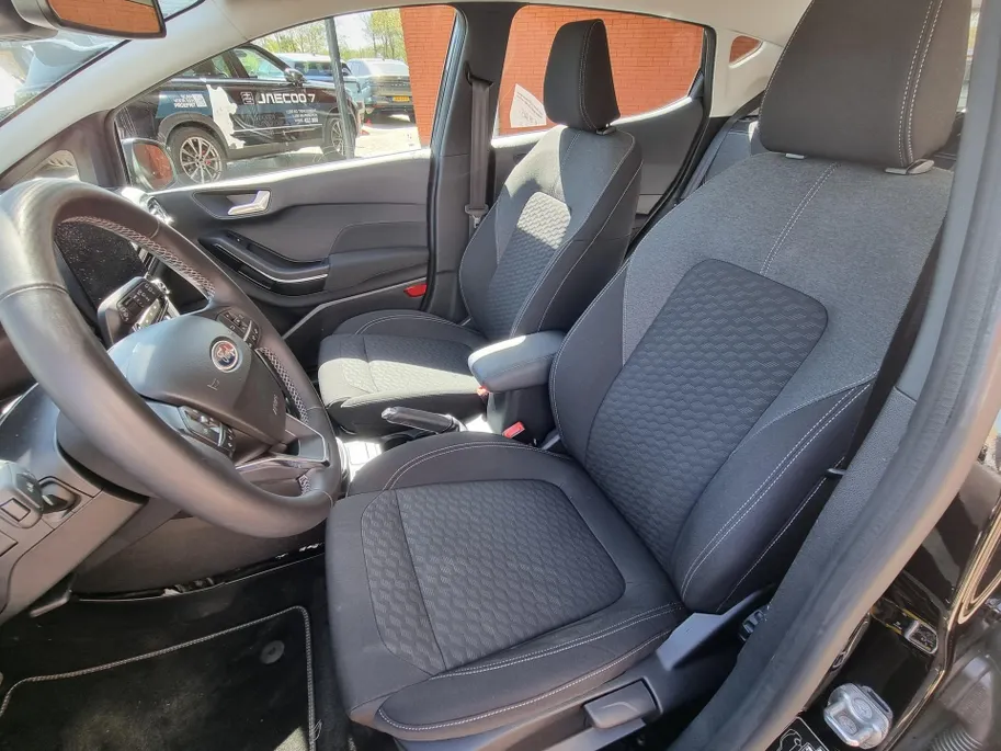 Ford Fiesta 1.0 EcoBoost Hybrid Titanium Apple Carplay/ Android Auto - Winter Pack -Climate Control