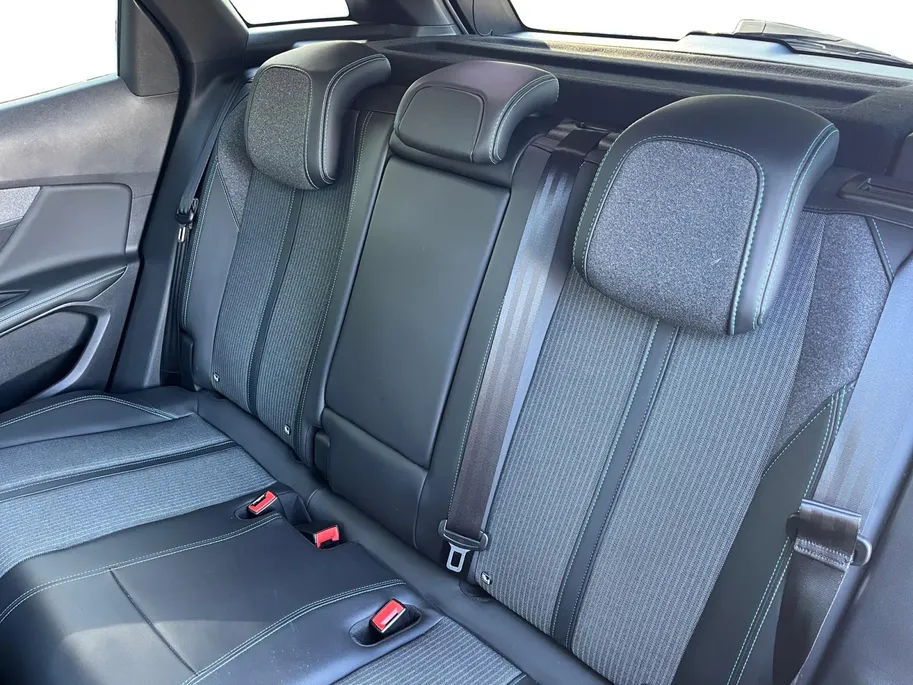 Peugeot 3008 1.6 HYbrid 225 Allure Pack Business | Camera | Apple Carplay en Android Auto | Navigatie | Dodehoek detectie
