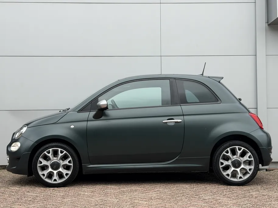 Fiat 500 1.0 Hybrid 70 PK Rockstar Clima Cruise Navi 16' Pano Matt Groen VERKOCHT