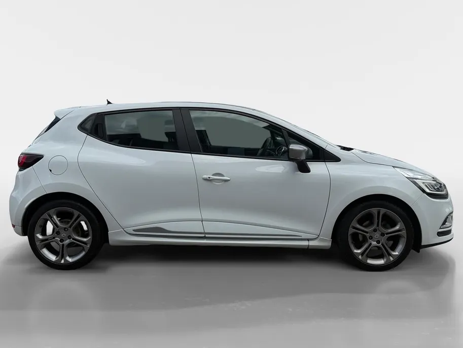 Renault Clio 90PK TCe GT-line | Lichtmetalen Velgen | Panoramadak | Parkeersensoren | Climate Control | Sportstoelen | Cruise Control | Full LED | Navi | Bluetooth | Armsteun | Keyless Entry |