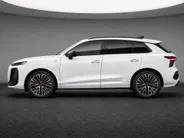 Audi Q3 1.5 200kW e-hybrid S edition 272 PK · Tech pro · Glazen panoramadak · MMI experience pro