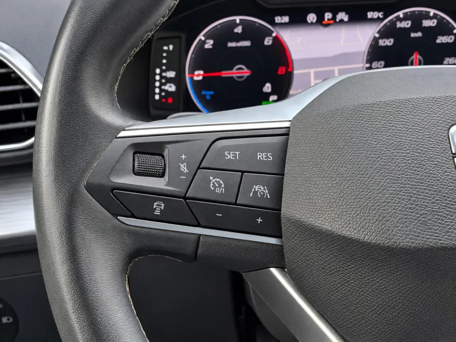 SEAT Tarraco Seat 1.4 TSI e-Hybrid 245pk Xperience Business Intense · Camera · Wegklapbare Trekhaak · Apple/Andorid Car Play · Elek. Achterklep · 20'' Inch ·