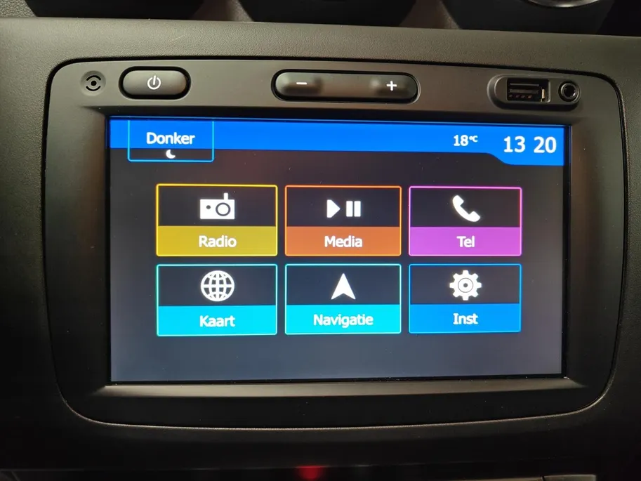 Dacia Duster 1.0 TCe Bi-Fuel Serie Limitee 15th Anniversary NAVI AIRCO CAMERA PARKEERSENSOREN CRUISE CONTROLE LM VELGEN HOGE INSTAP  ZEER MOOIE AUTO OP LPG 12 MAANDEN GARANTIE