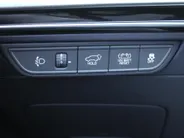 Kia Niro 1.6 GDi Hybrid DynamicPlusLine | Stuur-/stoelverwarming | Schuifdak | Elek. stoelverstelling + achterklep | Dodehoekdetectie | Camera | Telefoonlader | HK audio | LED |