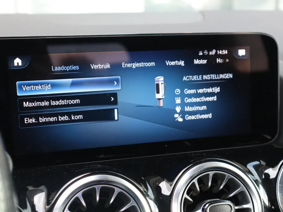 Mercedes-Benz GLA 250 e AMG Line l Trekhaak l Panoramadak l Keyless l Stoelverwarming l Memory