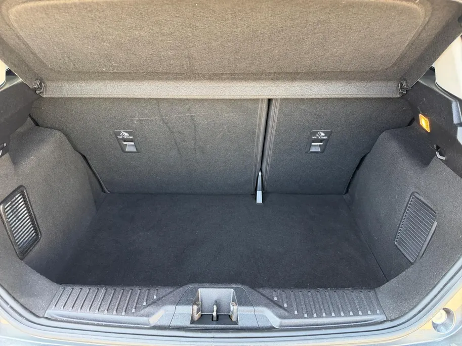Ford Fiesta 1.0 EcoBoost Titanium | Dealer onderhouden | Winter pack | Parkeersensor achter | Apple carplay & Android auto | Navigatie via carplay | Cruise control | Elektr. inklapbare buitenspiegel | Privacy glas |