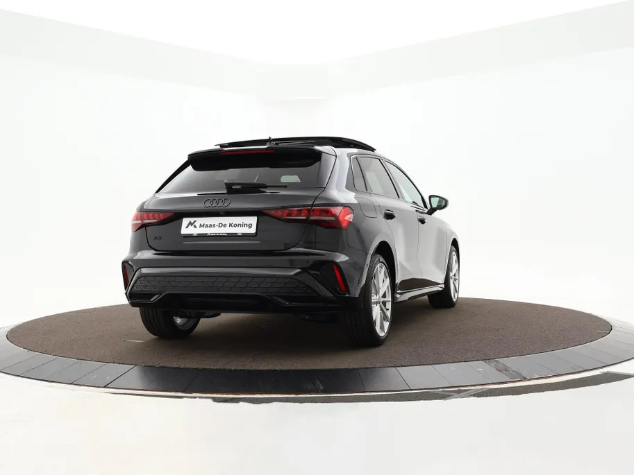 Audi A3 Sportback 45 TFSIe 272pk S-tronic S edition Competition · Panoramadak · Camera · SONOS · Head-Up · Apple/Android Car Play · Keyless · 18'' Inch · Garantie t/m 28-09-2030 of 100.000km