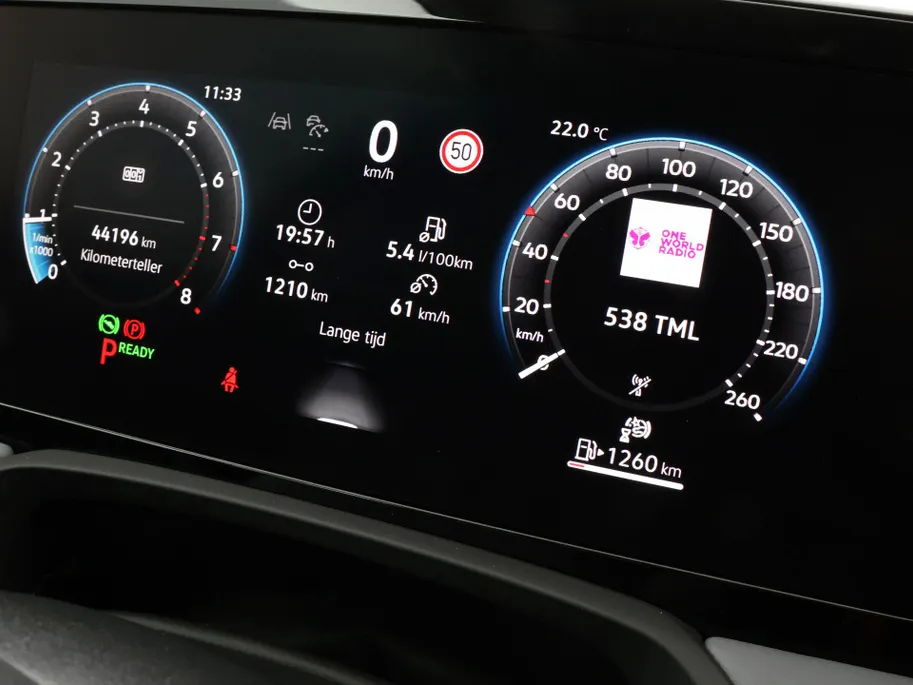 Volkswagen Passat Variant 1.5 eTSI 150pk DSG Business · Camera · Stuur- & Stoelverwarming · Apple/Android Car Play · Massagefunctie Voorstoelen · Garantie t/m 11-06-2028 of 100.000km