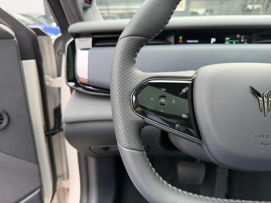 Voyah Courage Performance Edition 80 kWh Full Option | Open dak | 360* Camera | Head Up Display | Adaptief Cruise Control | Stoel koeling,-verwarming & massage| 435 PK |