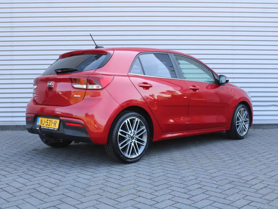 Kia Rio 1.0 TGDI ExecutiveLine | Trekhaak | Stuur-/stoelverwarming | Camera | Skai leer | 17' LM | Carplay | All seasons | Clima | Navi | Cruise |