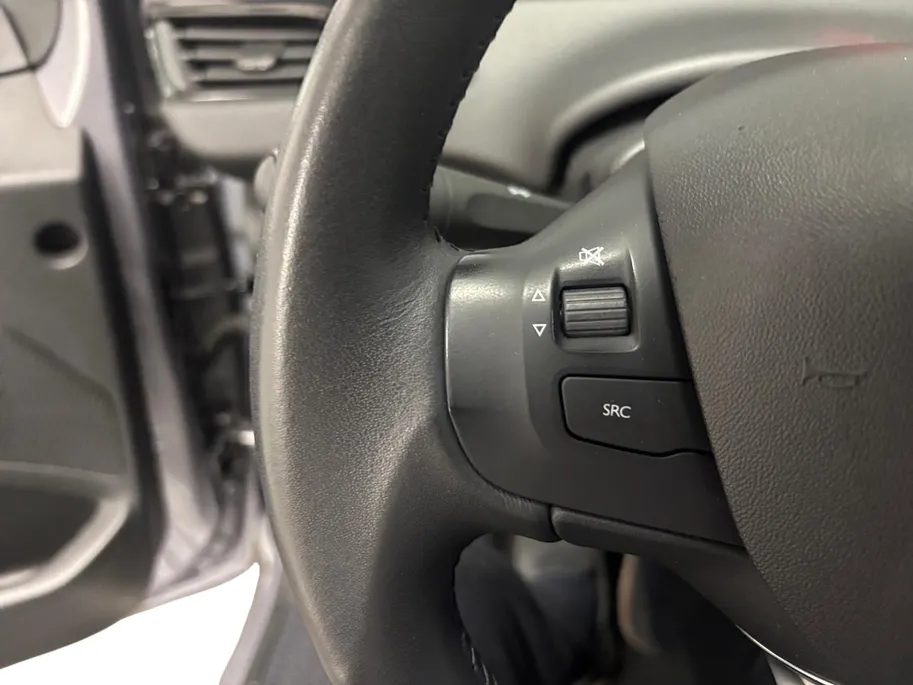 Peugeot 208 1.2 PureTech Active AIRCO CRUISE CONTROLE PARKEERSENSOREN LM VELGEN 5 DEURS BLUETOOTH ZEER MOOIE AUTO 12 MAANDEN GARANTIE