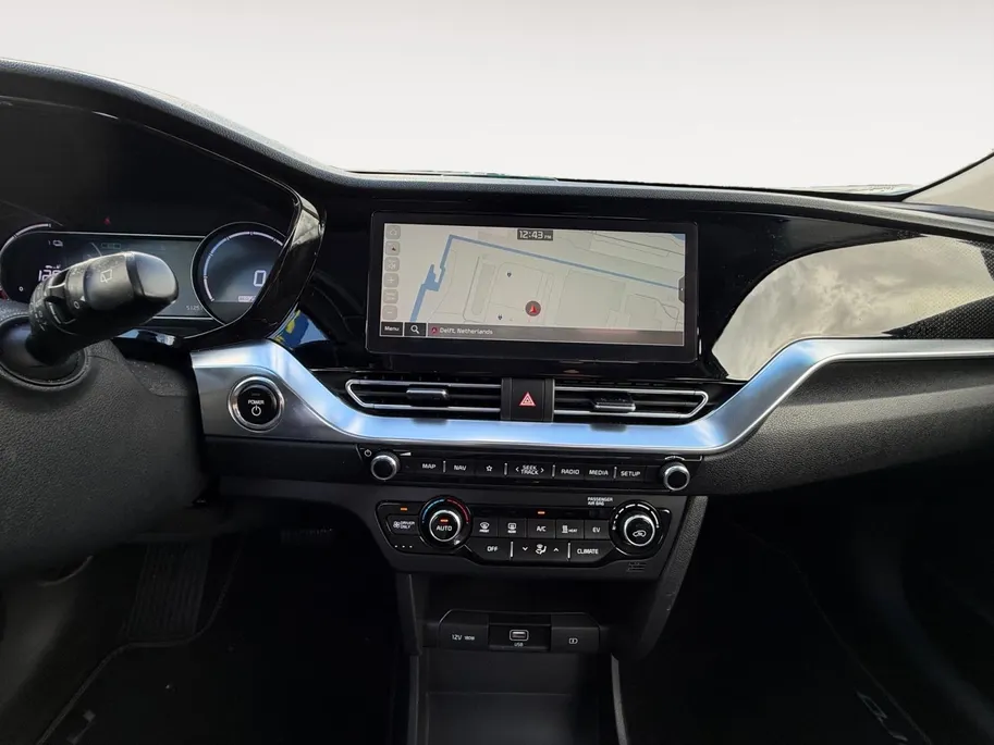 Kia e-Niro DynamicPlusLine 64 kWh | *1E EIGENAAR | FABRIEKSGARANTIE | SCHUIF- KANTELDAK | APPLE CARPLAY/ ANDROID AUTO | NAVI | CAMERA | STUUR/ STOELVERWARMING | STOF/ LEDER | ETC…