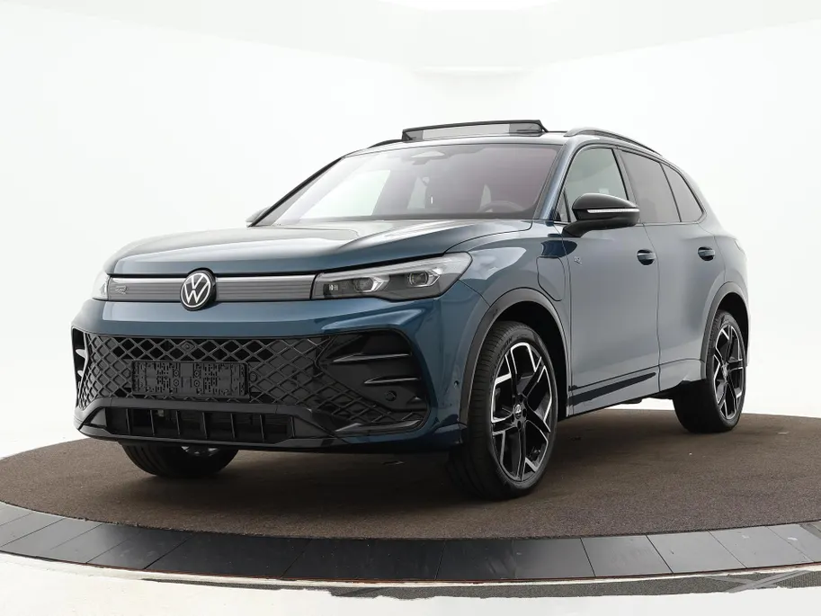 Volkswagen Tiguan 1.5 204pk DSG eHybrid R-Line · Panoramadak · Harman Kardon · Leder · 360 Camera · Wegklapbare Trekhaak · Stoelventilatie · Massage · 20'' Inch ·