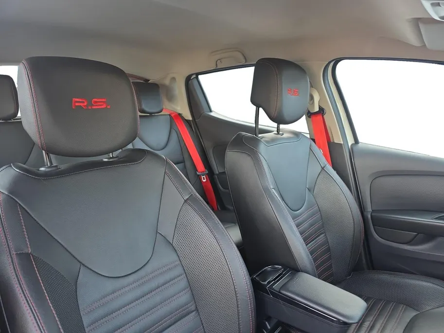 Renault Clio 1.6 Turbo R.S. Trophy 220PK| Automaat | Akrapovic  | Achteruitrijcamera | Bose Sound | Stoelverwarming | Lederen bekleding | 12 maanden garantie! |