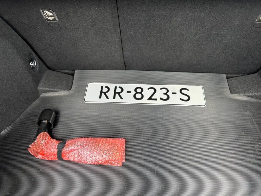 Toyota C-HR 1.8 Hybrid Executive | Climate control | Trekhaak | Keyless | Adaptive cruise control | Navigatie