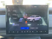 Voyah Courage Business Edition 80 kWh Full Option | Direct Leverbaar | Head Up Display | Stoel koeling,-verwarming & massage | Memorystoelen | 360 Camera | Level 3 Autonoom rijden | Schuif- & Kanteldak | Draadloze Telefoonlader | Elektrische Achterklep |