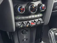 MINI Cooper 5-deurs 1.5 Cooper Camden Plus Edition