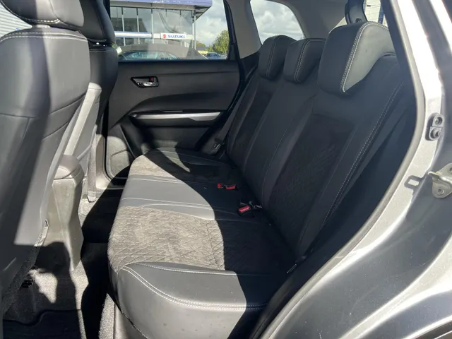 Suzuki Vitara 1.4 Boosterjet Style Smart Hybrid Automaat | Trekhaak | Apple Carplay & Android Auto | Climate Control | Adaptieve Cruise Control