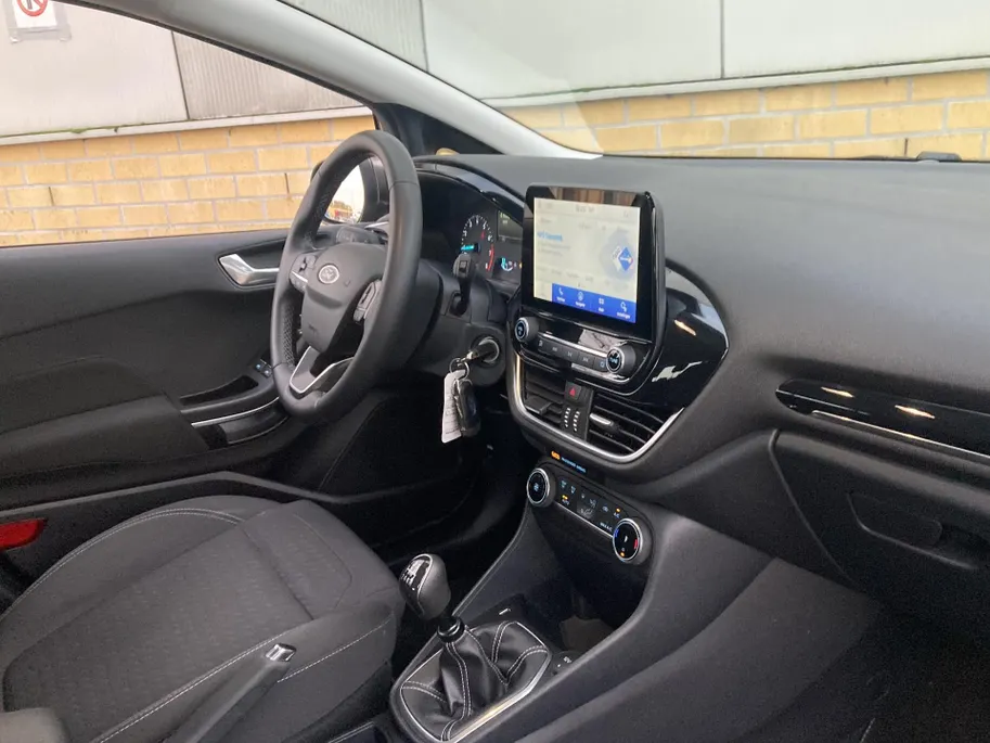 Ford Fiesta 1.0 EcoBoost 100 pk Titanium 5-deurs Navigatie - Apple Carplay/ Android Auto - Active Park Assist