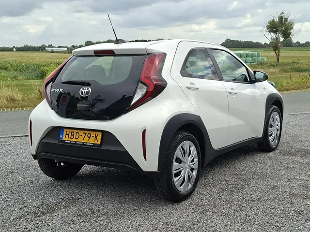 Toyota Aygo X 1.0 VVT-i MT Play NL-auto | CAMERA | CRUISE | rijklaarprijs !!