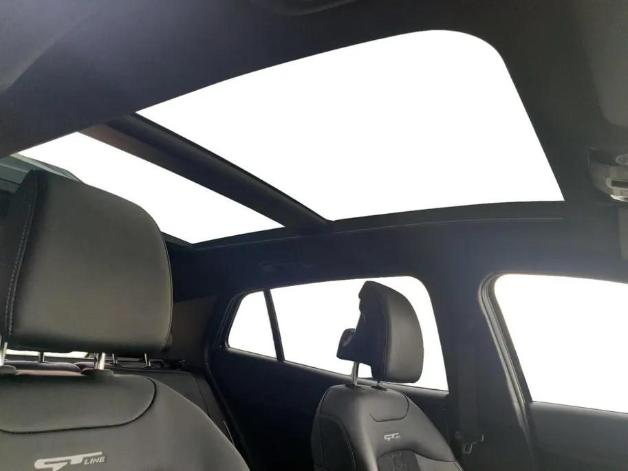 Kia Sportage 1.6T MHEV GT-Line | Stoel en stuurverwarming | Panorama schuifdak | Camera | Elektrisch bedienbare voorstoelen | Apple Carplay / Android Auto | Elektrische achterklep |