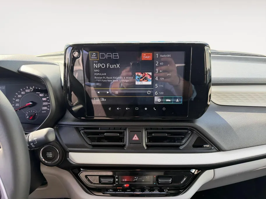Suzuki Swift 1.2 Select Smart Hybrid | Garantie t/m 2036! | 16 LM velgen | Adaptive Cruise Control | 9-inch HD-touchscreen | Apple CarPlay & Android Auto