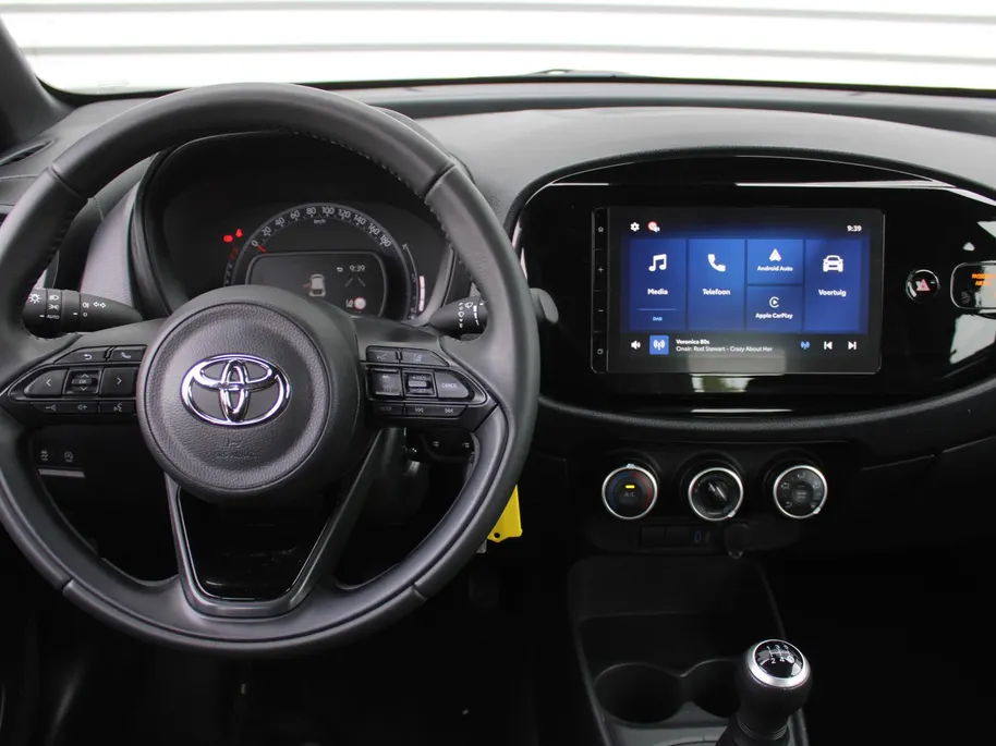 Toyota Aygo X 1.0 VVT-i MT Play | All season 17' | Apple carplay/Android auto | Cruise | Airco | Camera |