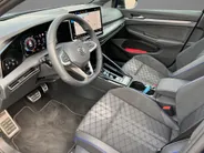Volkswagen Golf 1.5eTSI/150PK DSG R-Line Blackstyle · Panoramadak · Trekhaak · Apple/Android Car Play · Camera · Garantie t/m 23-11-2030 of 100.000km